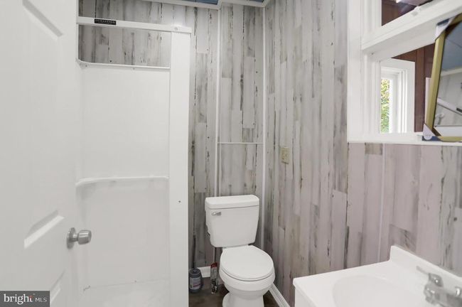 511 E Main St, House other with 5 bedrooms, 2 bathrooms and null parking in MIDDLEBURG PA | Image 27