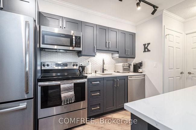 110 - 340 Watson St W, Condo with 1 bedrooms, 1 bathrooms and null parking in Whitby ON | Image 8