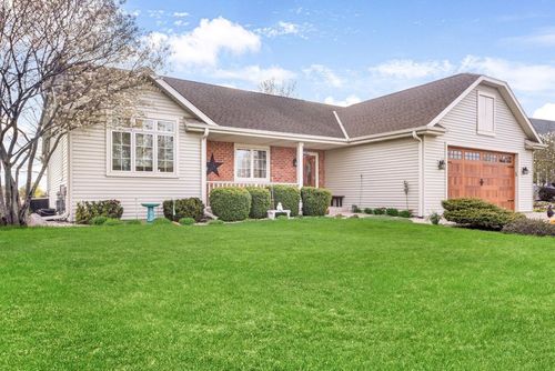 1251 Chippewa Drive, Hartford, WI, 53027 | Card Image