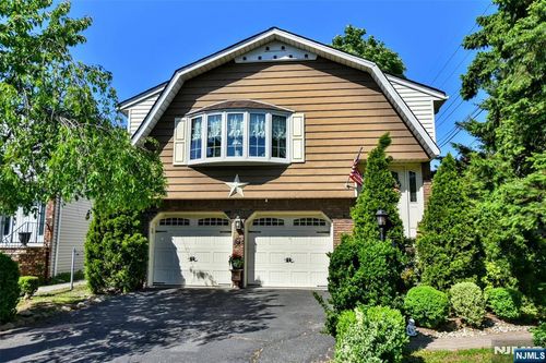9 Thoma Ave, Maywood, NJ, 07607-1126 | Card Image