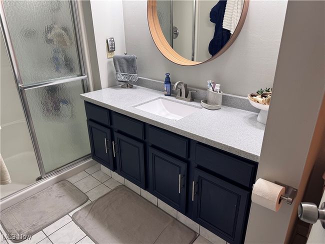Granite vanity top. | Image 18