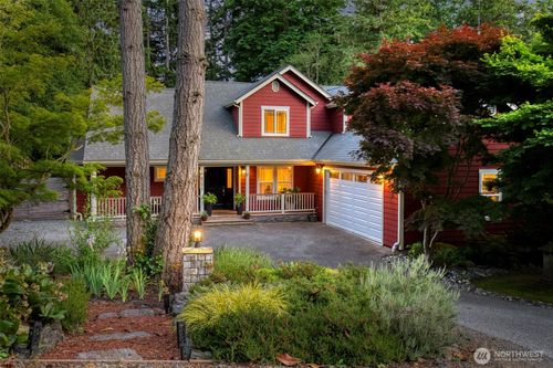 8277 New Holland Ct Ne, Bainbridge Island, WA, 98110-1771 | Card Image