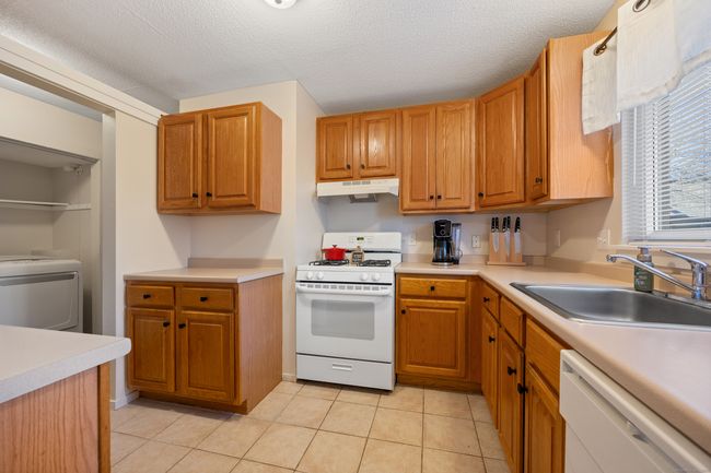2 - 2 Byron Dr, Condo with 2 bedrooms, 2 bathrooms and null parking in Avon CT | Image 9