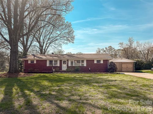 2011 Mountain Creek Rd, Albemarle, NC, 28001-8556 | Card Image