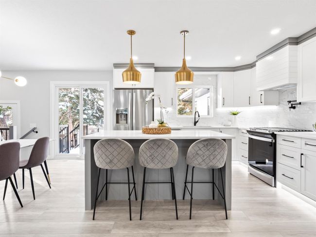 2731 Conrad Dr Nw, House detached with 5 bedrooms, 3 bathrooms and 2 parking in Calgary AB | Image 17