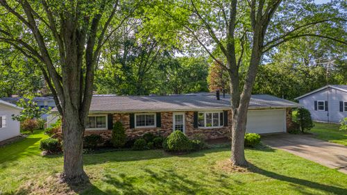 617 Black Oak Dr, Trail Creek, IN, 46360-7131 | Card Image