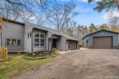 3283 Lorrimar Ln, Saugatuck, MI, 49453-9750 | Card Image