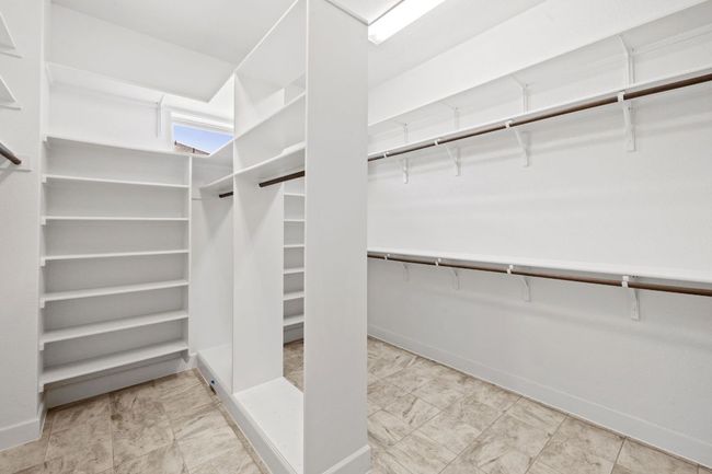 Primary Closet | Image 16