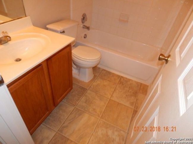 7127 Comet Mnr, House other with 3 bedrooms, 3 bathrooms and null parking in San Antonio TX | Image 17