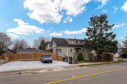 4-79 25th St, Etobicoke, ON, M8V3P7 | Card Image