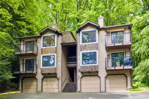 9e-17409 Ne 88th Pl, Redmond, WA, 98052-3255 | Card Image