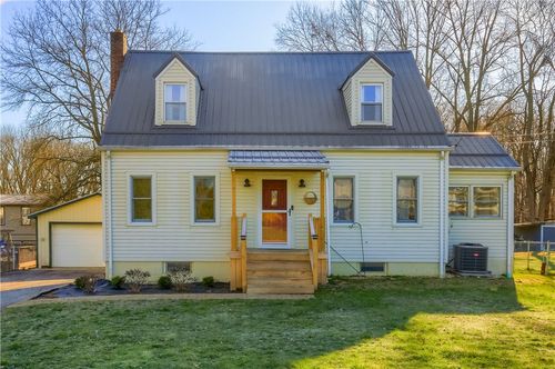 230 Cecil Ave, New Castle, PA, 16101-1208 | Card Image