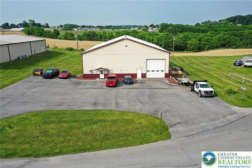 2956 Betz Ct, OREFIELD, PA, 18069-2800 | Card Image