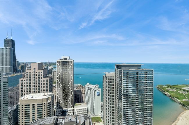APT-4905 - 451 E Grand Ave, Condo with 3 bedrooms, 4 bathrooms and 2 parking in CHICAGO IL | Image 38