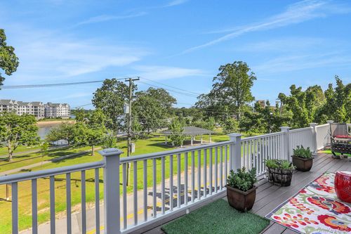 301-2 Harbor Ln, New Rochelle, NY, 10805-1300 | Card Image