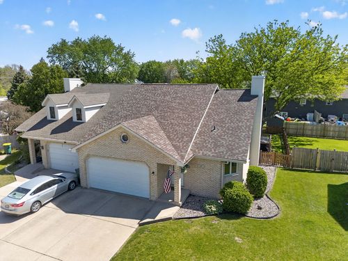 212 Huntington Ct, Shorewood, IL, 60404-9423 | Card Image