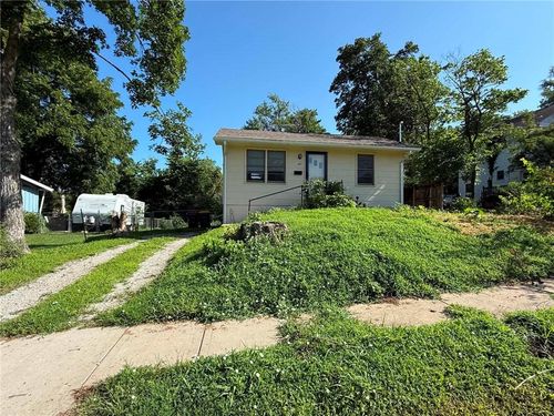 902 Williams St, Excelsior Springs, MO, 64024-1442 | Card Image