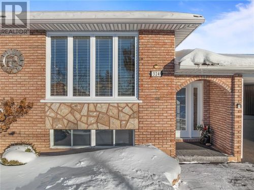 324 Albert St, Azilda, ON, P0M1B0 | Card Image