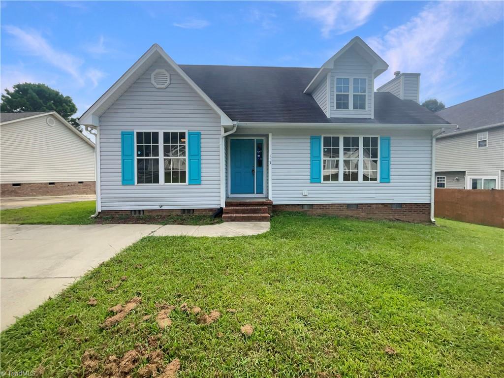 Hoskins Cir, Burlington, NC 27215