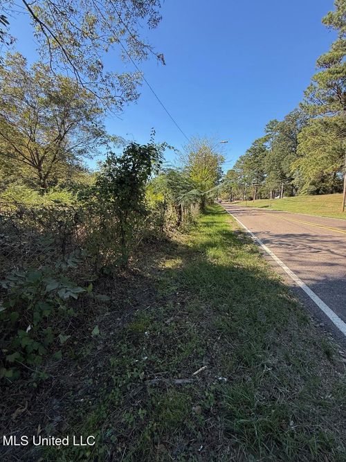 457 E Northside Dr, Clinton, MS, 39056-3467 | Card Image