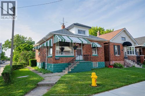 1104 Ellis St E, Windsor, ON, N8X2J3 | Card Image