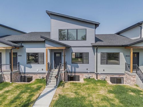 212 S Dewey Avenue, Reedsburg, WI, 53959 | Card Image