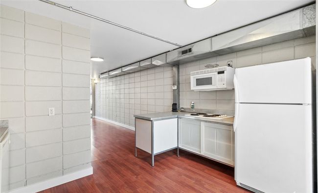 12 S Hill Ave, Condo with 2 bedrooms, 1 bathrooms and null parking in Fayetteville AR | Image 9