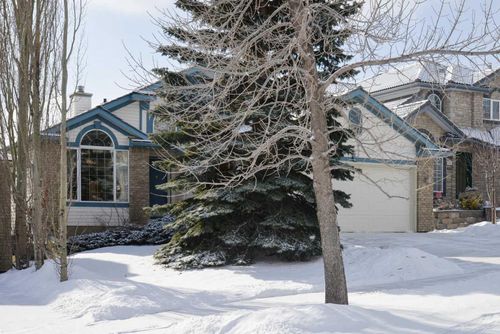 2281 Sirocco Drive Sw, Home with 3 bedrooms, 2 bathrooms and 4 parking in Calgary AB | Card Image