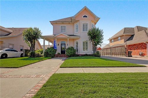 3700 Corinne Ave, Chalmette, LA, 70043-1585 | Card Image
