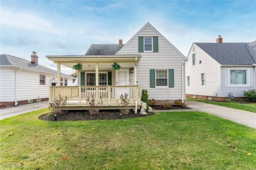 1207 Parkleigh Dr, Parma, OH, 44134-3147 | Card Image