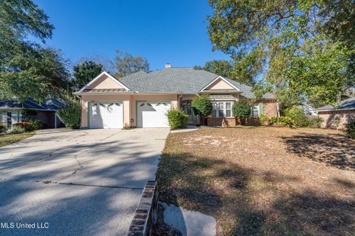 7730 Manini Way, Diamondhead, MS, 39525-3682 | Card Image