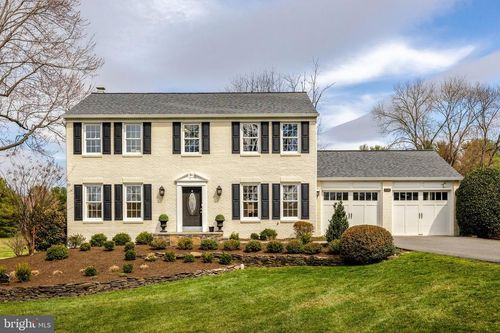 777 Follin Farm Ln, GREAT FALLS, VA, 22066-2812 | Card Image