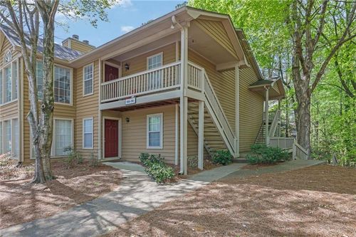 907 Country Park Dr Se, Smyrna, GA, 30080-8223 | Card Image
