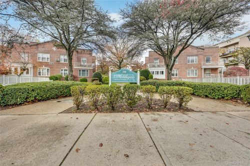 apt-b204-250 Central Ave, Lawrence, NY, 11559-1592 | Card Image