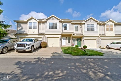 1017 Grovewood Dr, Beech Grove, IN, 46107-2487 | Card Image