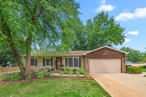 2305 Hollandale Dr, Valparaiso, IN, 46383 | Card Image