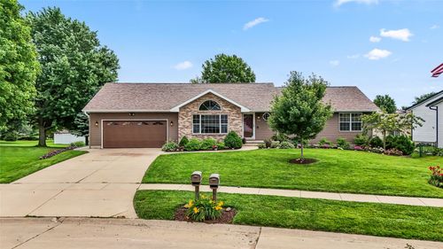 755 Deerfield Ddr, Marion, IA, 52302 | Card Image