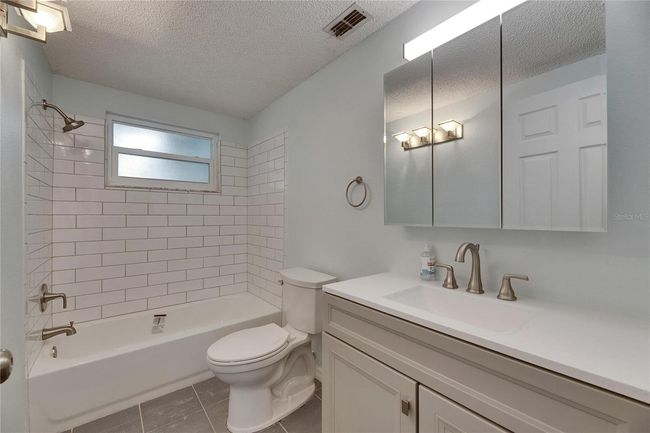 832 Seabreeze Dr, House other with 3 bedrooms, 2 bathrooms and null parking in RUSKIN FL | Image 16