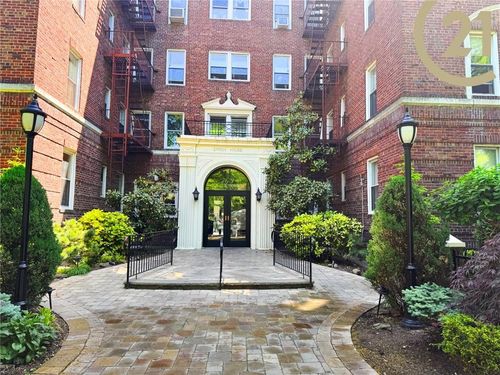 4j-763 Ocean Pkwy, Brooklyn, NY, 11230-2271 | Card Image