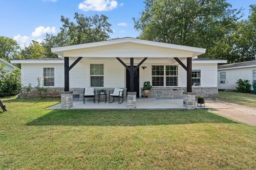 121 Austin St, McGregor, TX, 76657-1005 | Card Image