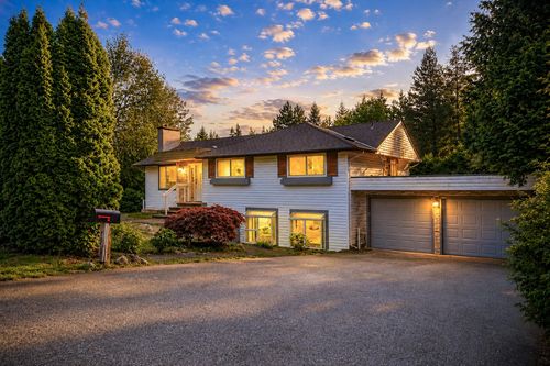 4380 Woodcrest Rd, West Vancouver, BC, V7S2W1 | Card Image