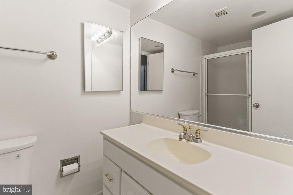 Residential Lease in BETHESDA 3