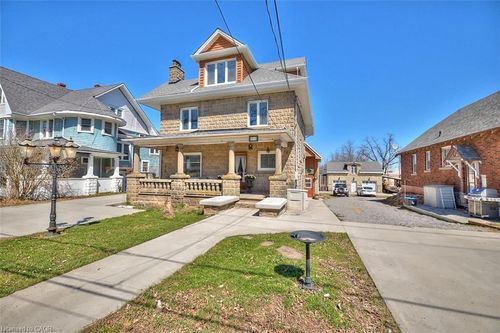 4915 King St, Beamsville, ON, L0R1B0 | Card Image