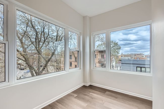 Office with Southern views | Image 25