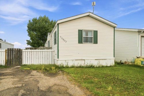 10807 97 St, Clairmont, AB, T8X5E4 | Card Image