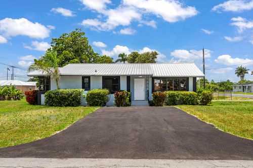 24 Nw Avenue I, Belle Glade, FL, 33430-1948 | Card Image