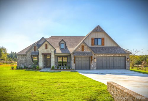 2014 E 45th Pl, Sand Springs, OK, 74063-7058 | Card Image