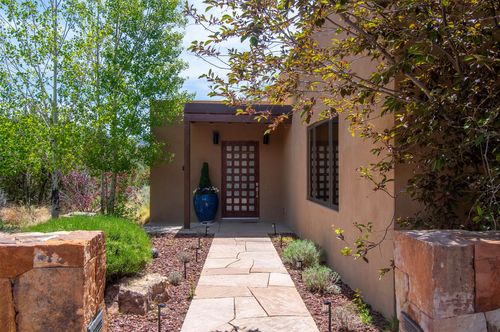 1858 Palacio Ln, Santa Fe, NM, 87505-1138 | Card Image