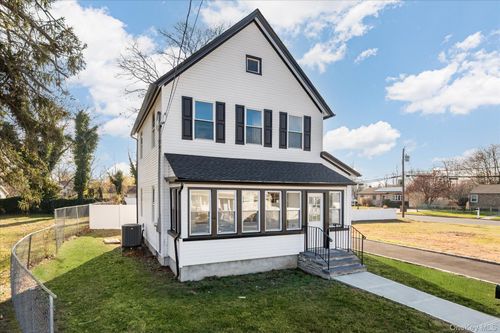 3 Williams Ave, Amityville, NY, 11701-1836 | Card Image