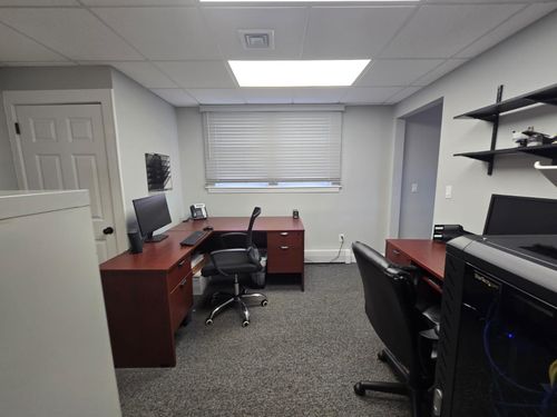 12 Manor Rd, Smithtown, NY, 11787-2758 | Card Image